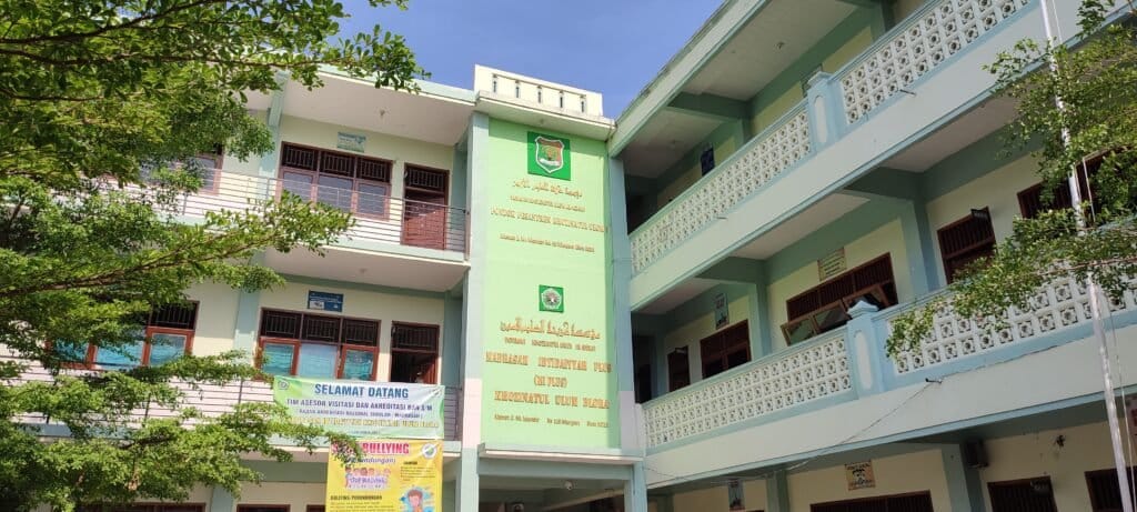 MI Khozinatul Ulum