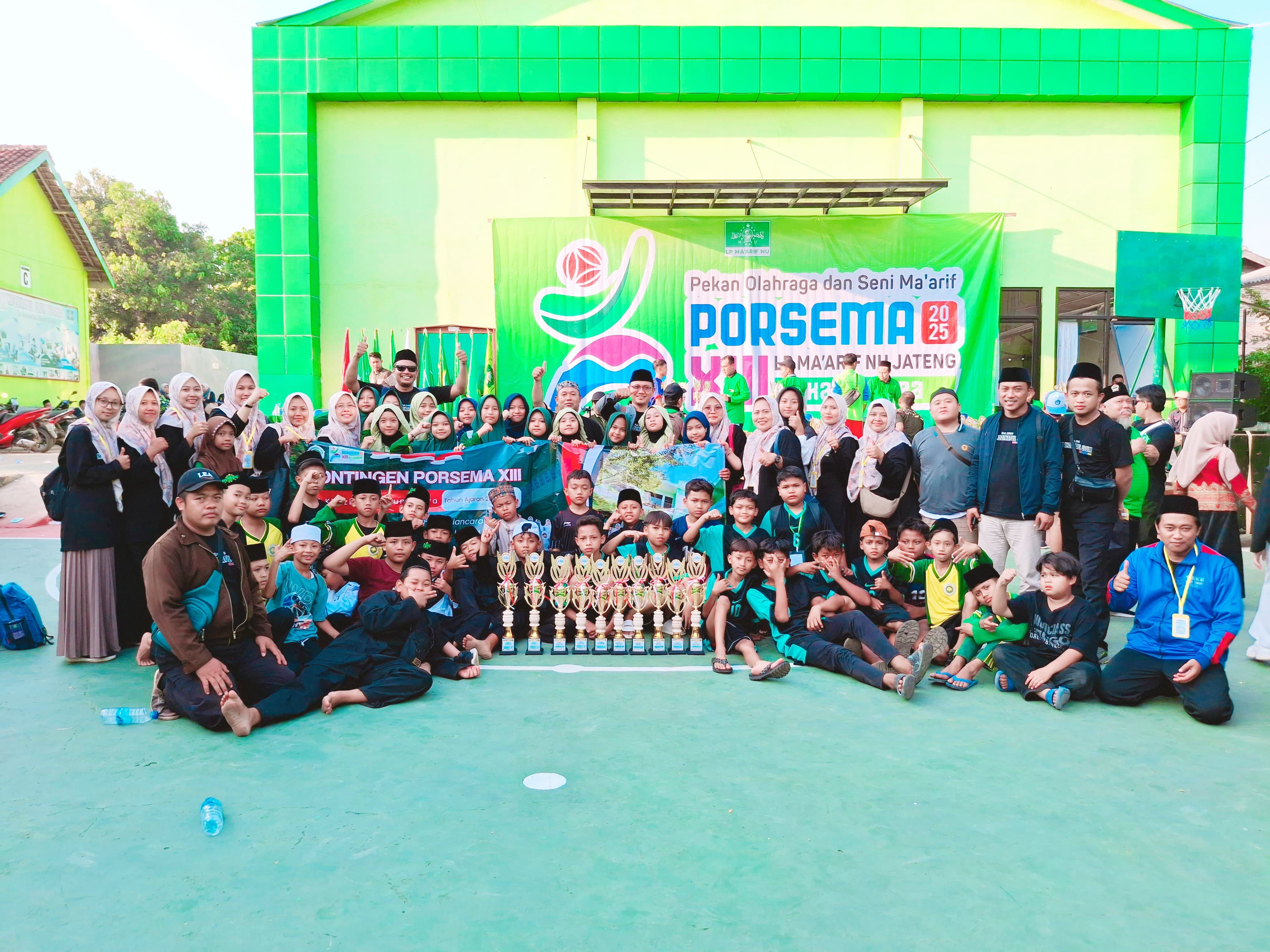 Juara Lomba MI Khozinaul Ulum